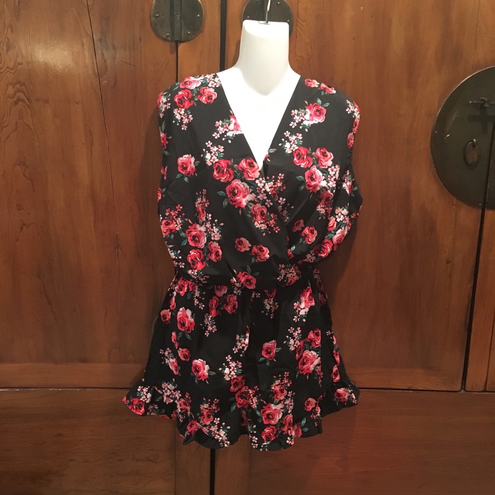 DEREK HEART summer romper, black & floral NEW sz L